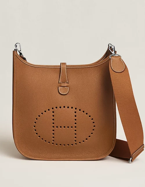 Evelyne 16 Amazone